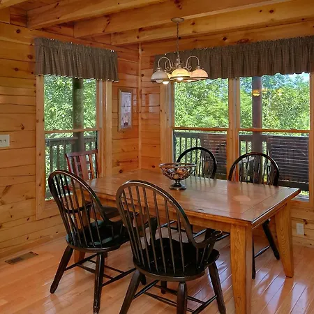 A Mountain View Theater Lodge Holiday Home